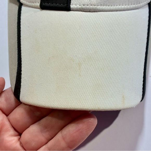 Nike 2009 NCAA UNC Men's Basketball Natl Champions Hat Ofc Locker Room Hat - Picture 8 of 8